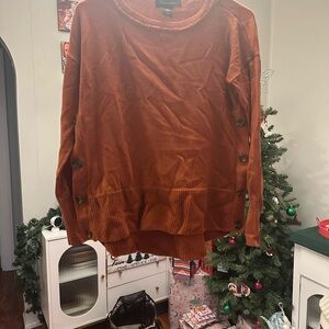 Rust Crew Neck Sweater with Long Sleeves and Relaxed Fit